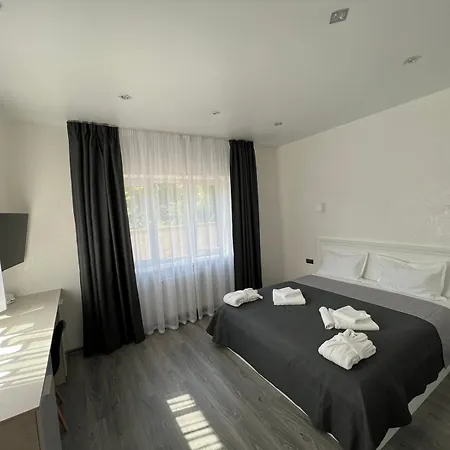 Hotel Kyiv *
